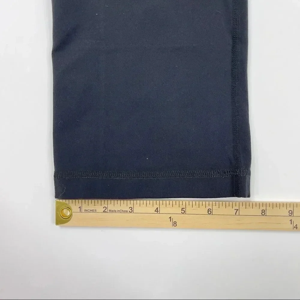 Lululemon Reversible Grove crop legging Size 4